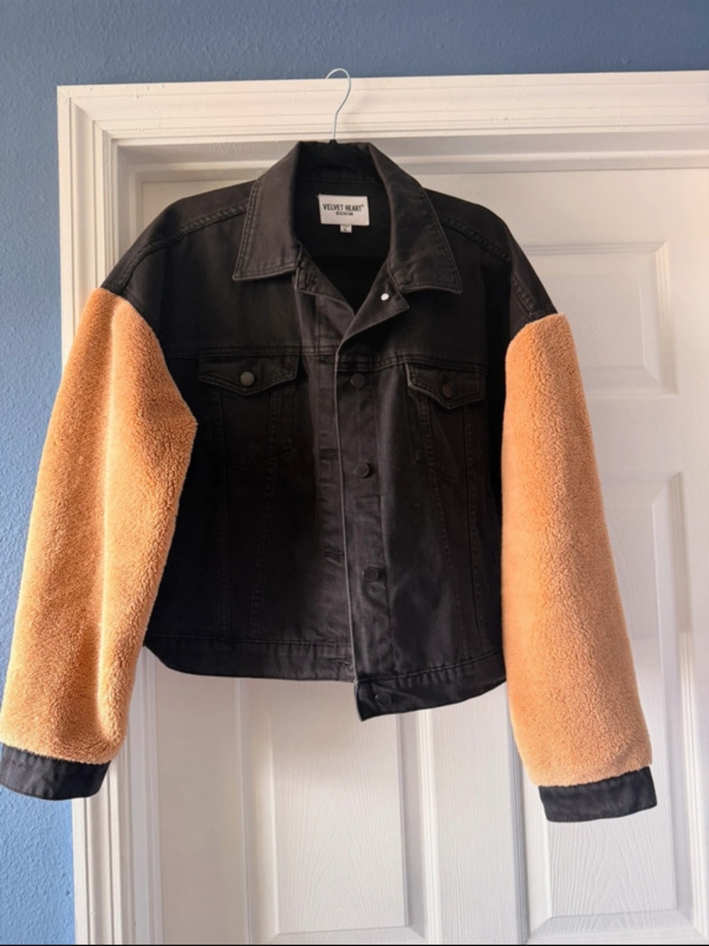 Velvet Heart Black Jacket with Tan Sherpa Sleeves